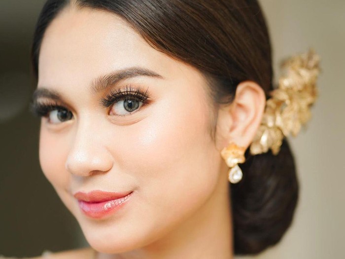 Azizah Salsha Azizah Salsha usai menikah