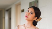 Pernikahan itu memang digelar di luar negeri. Foto: instagram Azizah Salsha