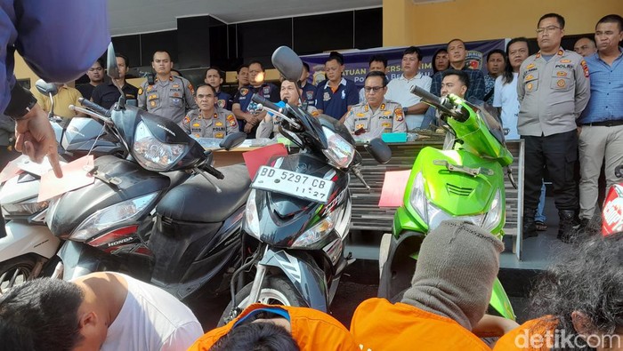 Belasan motor hasil curian disita dari sejumlah pelaku curanmor