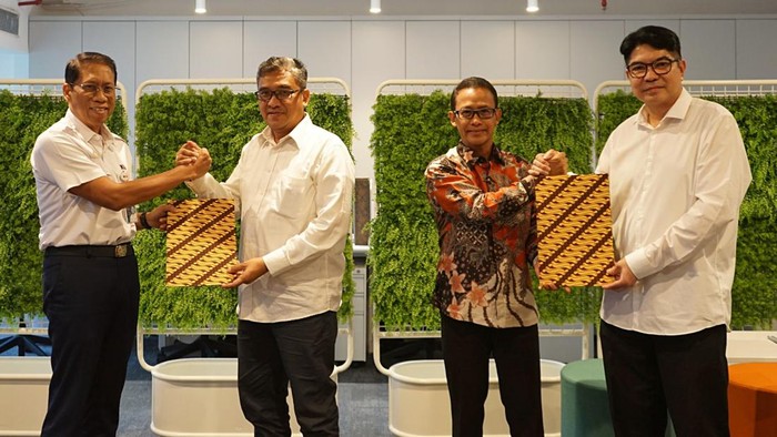 Dirut dan Plt Komut MITJ yang baru