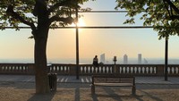 Warga diminta waspada pada puncak gelombang panas yang akan terjadi antara Selasa hingga Kamis.