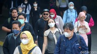 Hal tersebut membuat warga kembali dihimbau untuk memakai masker. Padahal masyarakat baru saja merayakan bebas penggunaan masker setelah tiga tahun diteror pandemi COVID-19. (Grandyos Zafna/detikcom)