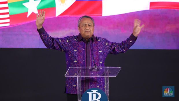 Gubernur Bank Indonesia Perry Warjiyo membuka rangkaian acara ASEAN Finance Ministers’ and Central Bank Governors' Meeting (AFMGM) di Jakarta, Selasa (22/8/2023). Bank Indonesia (BI) menyelenggarakan ASEAN Fest 2023 pada 22-25 Agusuts 2023 yang terdiri dari acara seminar, festival inklusi keuangan digital hingga showcasing budaya di JCC Senayan, Jakarta. (CNBC Indonesia/Tri Susilo)