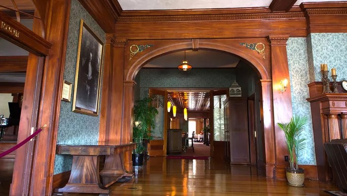 Hotel Angker
