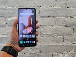Unboxing Infinix GT 10 Pro: HP Rp 3 Jutaan untuk Gaming Penampilan Unik