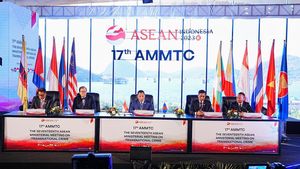Momen Kapolri Serahkan Keketuaan AMMTC ke Laos