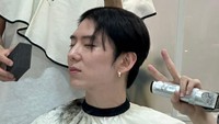 Tampak I.M hanya sendiri menemani Kihyun di momen itu. (Foto: dok. Instagram @imnameim)