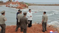 Topan Khanun menerjang Korea Utara pada pekan lalu, sebuah negara di mana bencana alam dapat menghancurkan karena infrastruktur yang lemah dan deforestasi yang meluas. Hal ini meningkatkan kerentanan pangan akibat banjir.  