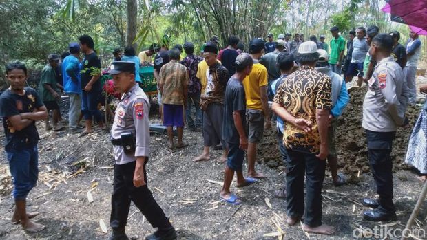 Pemakaman korban laka lantas di ketanggungan