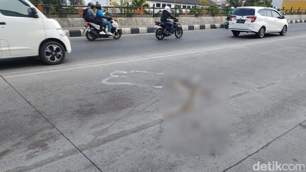 Lokasi remaja tewas diduga jadi korban tabrak lari di Flyover Purwosari, Solo, Selasa (22/8/2023).