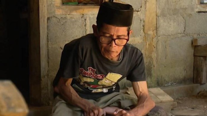 Suryono perajin bambu yang alami disabilitas di Purworejo, Jawa Tengah.
