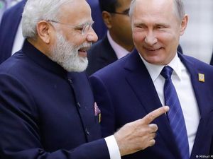 India Ngotot Beli Minyak Rusia, Tarif Trump 50% Berlaku!