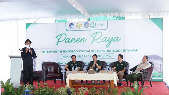 Kemkominfo gelar Panen Raya Implementasi Adopsi Teknologi Digital Pertanian tahun 2023 di Kabupaten Nganjuk. Acara ini seratus petani.