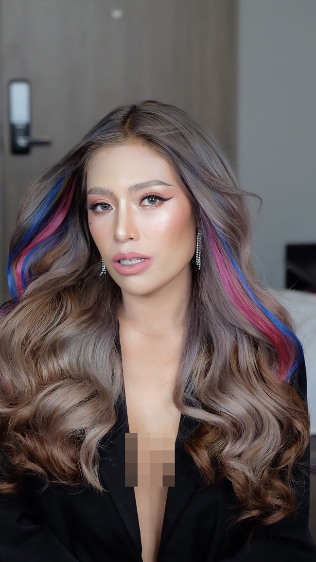 “Kenapa aku tidak boleh tampil cantik ketika kerja kasar? Ini adalah profesi yang dijalani orangtuaku untuk membesarkanku, jadi aku bangga, katanya seperti dikutip dari The Straits Times. Foto: Facebook/Pattaramon Thocharoen