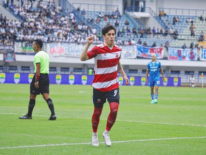 Performa Apik Israel Rivera Bawa Madura United Makin Moncer