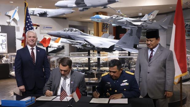 Penandatanganan MoU komitmen pembelian 24 Unit Pesawat Tempur F-15EX. (Instagram/Prabowo)
