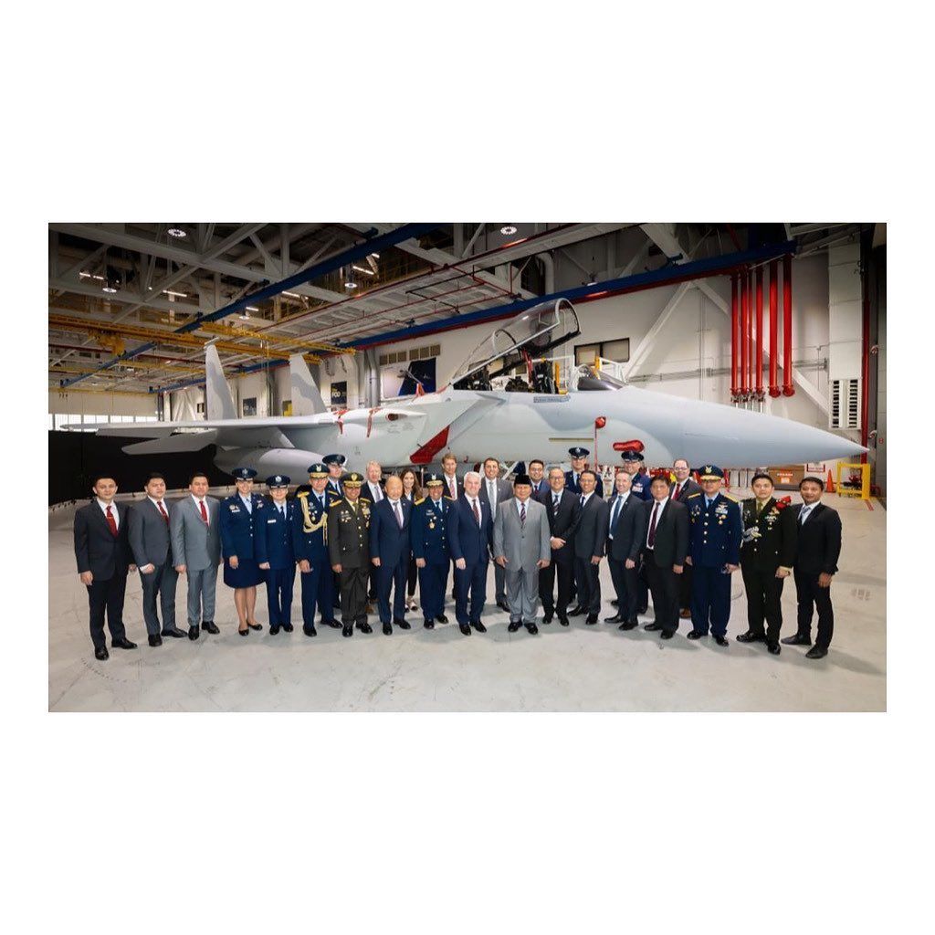 Menteri Pertahanan (Menhan) Prabowo Subianto tengah melakukan kunjungan kerja di Amerika Serikat. Dalam kunjungan kerja tersebut, Prabowo melakukan penandatanganan kerja sama atau MoU pembelian 24 jet tempur F-15EX.