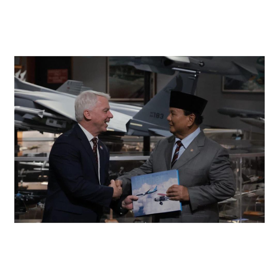 Menteri Pertahanan (Menhan) Prabowo Subianto tengah melakukan kunjungan kerja di Amerika Serikat. Dalam kunjungan kerja tersebut, Prabowo melakukan penandatanganan kerja sama atau MoU pembelian 24 jet tempur F-15EX.