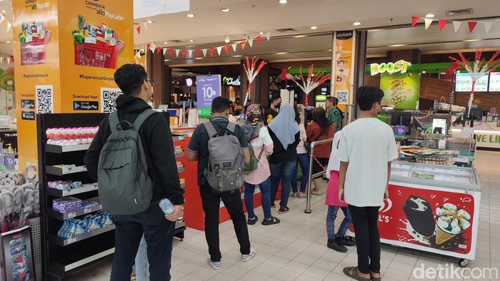Suasana di DP Mall Semarang di ajang Transmart Full Day Sale, Selasa (22/8/2023).