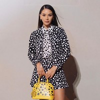 Mantan kekasih dari Al Ghazali itu pun dekat dengan barang-barang branded. Datang ke fashion Louis Vuitton di Korea, Alyssa tampil mengenakan LV dari atas sampai bawah.  Foto: dok. Instagram @syifahadju @alyssadaguise