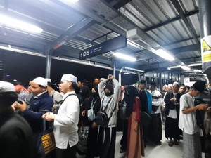 Tabligh Akbar Padat, Sejumlah Jemaah Tak Bisa Masuk ke Masjid Istiqlal