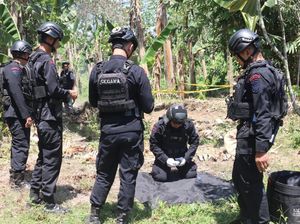 Tim Gegana Ledakkan Ranjau Aktif yang Ditemukan Warga di Jambi