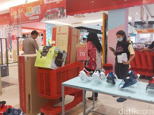Kepincut Transmart Full Day Sale, Pelanggan Ini Borong 4 Produk Elektronik
