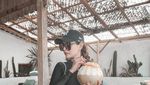Verny Hasan Pamer Momen Kuliner, Nongkrong di Kafe hingga Floating Breakfast