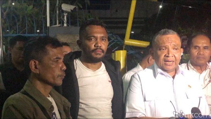 Wamenaker Afriansyah temui massa demo soal PMI