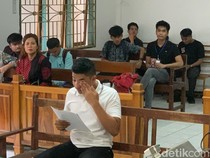 Anak AKBP Achiruddin Menangis saat Baca Nota Pembelaan