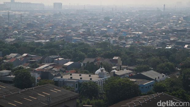 Pemprov DKI Jakarta melakukan uji coba WFH 50 persen bagi ASN DKI demi menekan polusi udara. Namun kualitas udara Jakarta belum menunjukkan perbaikan.