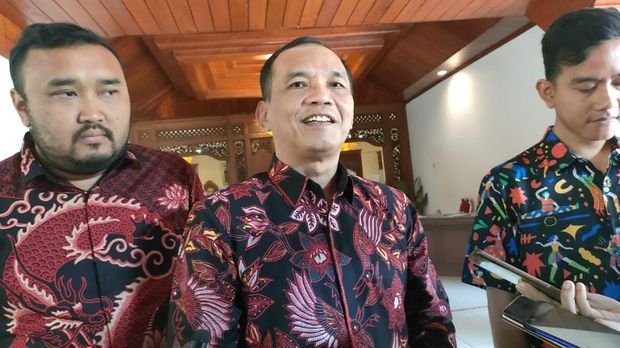 Bambamg Pacul kirim orang kepercayaan undang Gibran, Andika Adikrisna (kiri) dan Sumanto (kanan)