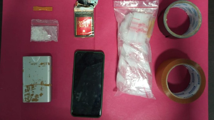 Barang bukti sabu-sabu milik Bunda Dea
