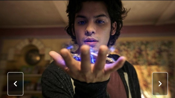 Cuplikan adegan dalam film Blue Beetle (2023).