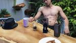 Doyan Kopi, Ini Momen Denny Sumargo saat Ngopi Bersama Istri