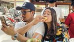 Doyan Kopi, Ini Momen Denny Sumargo saat Ngopi Bersama Istri