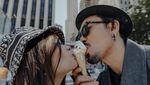 Doyan Kopi, Ini Momen Denny Sumargo saat Ngopi Bersama Istri