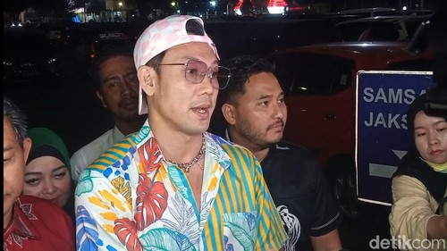 Denny Sumargo laporkan Verny Hasan.