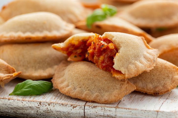Enak dan Unik! 7 Jenis Pizza Populer Selain Neapolitan dan New York Pizza