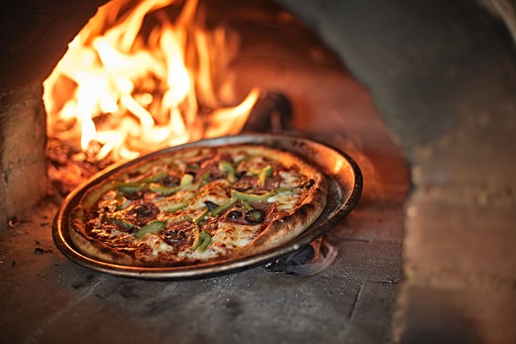 Enak dan Unik! 7 Jenis Pizza Populer Selain Neapolitan dan New York Pizza