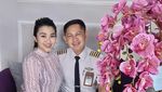 Fitri Carlina Romantis Bareng Suami Saat Kulineran