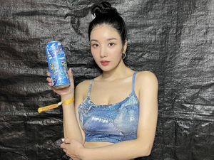7 Gaya Seksi Kwon Eunbi eks IZ*ONE Tuai Perdebatan Pakai Crop Top