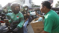Tidak hanya itu, sejak 2019, melalui komitmen #LangkahHijau, Grab telah melakukan berbagai inisiatif dan tindakan nyata untuk mendukung kelestarian lingkungan, termasuk mengelola dampak emisi kendaraan.  
