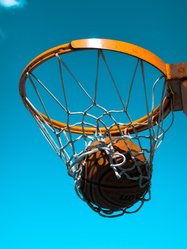 Larangan Main Setahun Bagi Pebasket SMP yang Viral Pukul Lawan
