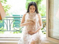 Potret Jessica Tanoesoedibjo Pemotretan Maternity di Paris, Mewah dan Elegan