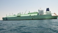 Lalu lintas pengiriman mengalir normal di Terusan Suez setelah dua kapal tanker yang bertabrakan sebelumnya dipisahkan. Kedua kapal tanker tersebut, yaitu kapal pengangkut gas alam cair ( LNG ) berbendera Singapura, BW Lesmes dan kapal tanker produk minyak berbendera Kepulauan Cayman, Burri, bertabrakan sebentar di terusan tersebut.