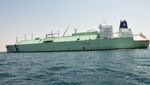 Kapal Angkut Gas Alam Kembali Berlayar Setelah Tabrakan di Terusan Suez Kapal Angkut Gas Alam Kembali Berlayar Setelah Tabrakan di Terusan Suez