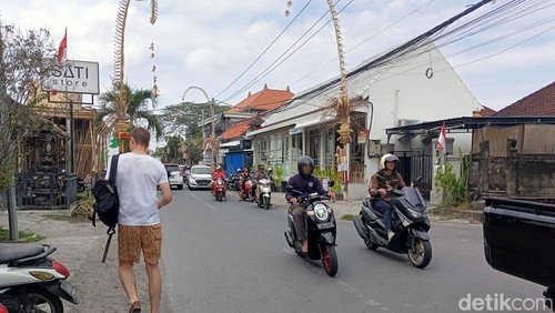 Kawasan Padang Linjong, Desa Canggu, Badung, Bali yang tengah berkembang jadi kawasan pariwisata di pinggiran Canggu.