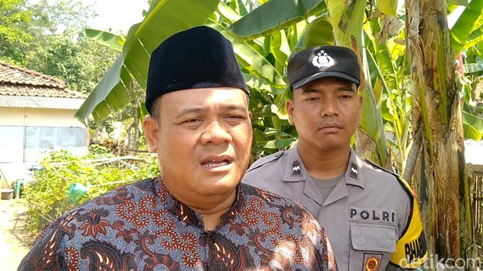 Kepala Desa Bulakpelem Kecamatan Sragi, Pekalongan, Kristiawan menyebut mayat wanita berseragam pramuka adalah warganya. Dia menyebut ada dugaan kekerasan yang ditemukan  di tubuh korban, Rabu (23/8/2023).