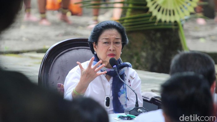 Ketua Umum PDIP Megawati Soekarnoputri di acara peresmian patung Soekarno di Oemah Petruk, Kapanewon Pakem, Sleman, Rabu (23/8/2023).